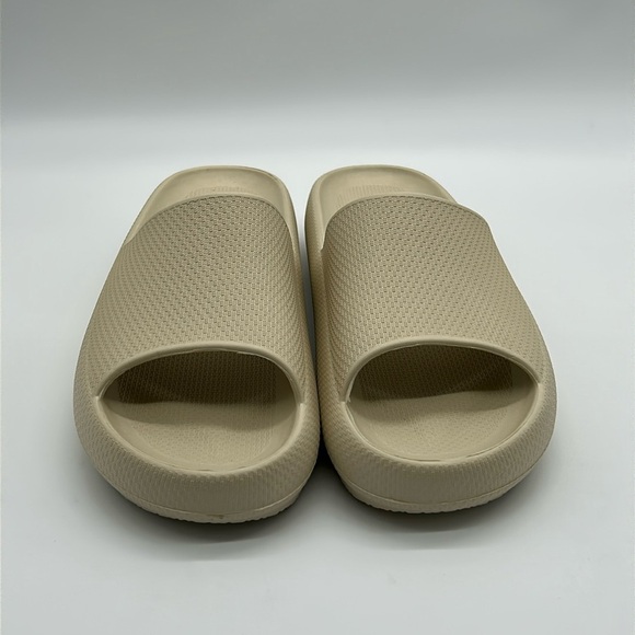 2362- 32 Degrees Cool Cushion Slide Sandals Cream Color Size M (W7.5–8.5) NWT - Picture 4 of 10